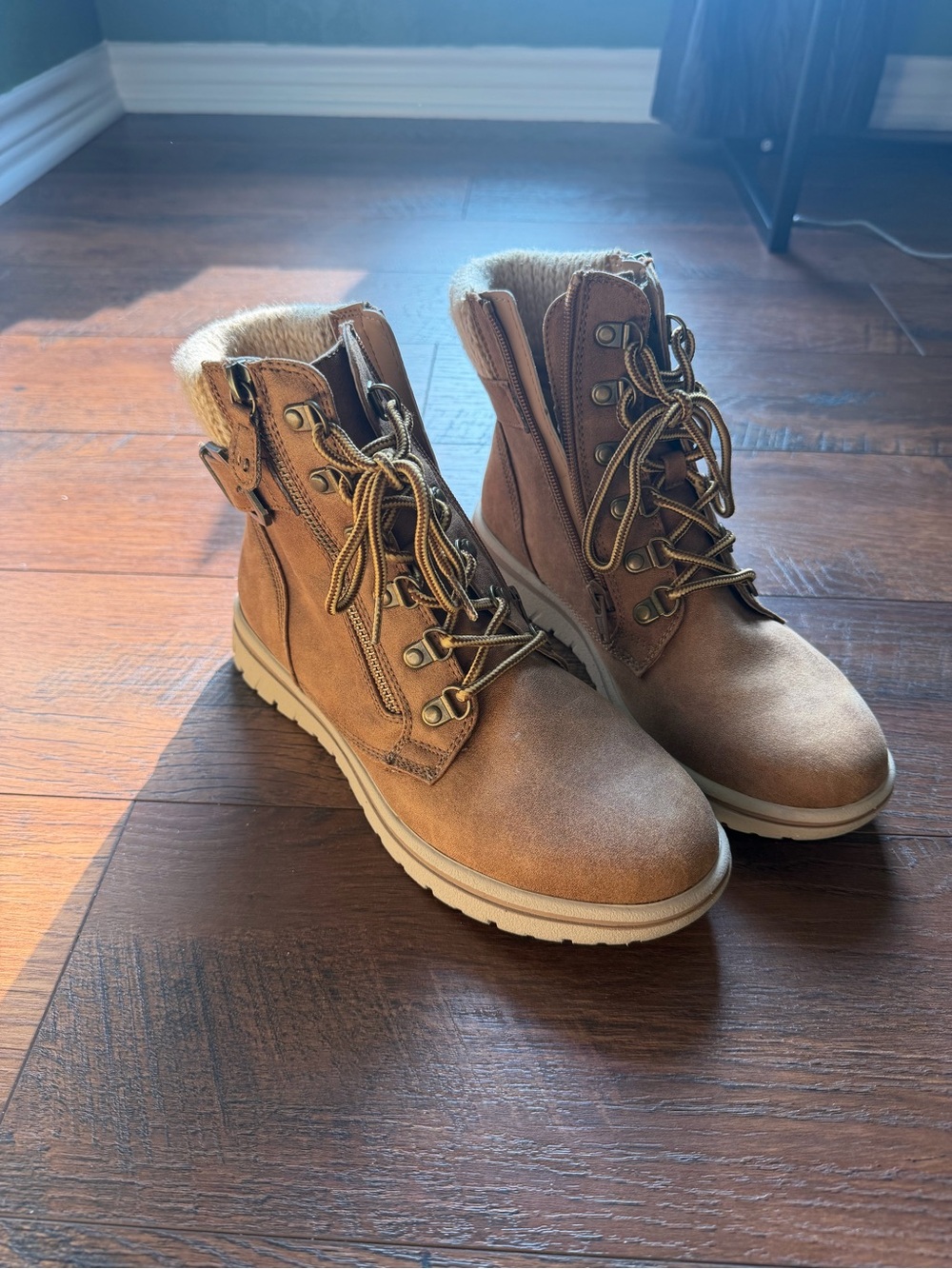 Cliffs by WHITE MOUNTAIN Tan Lace-Up Suede Ankle Boots